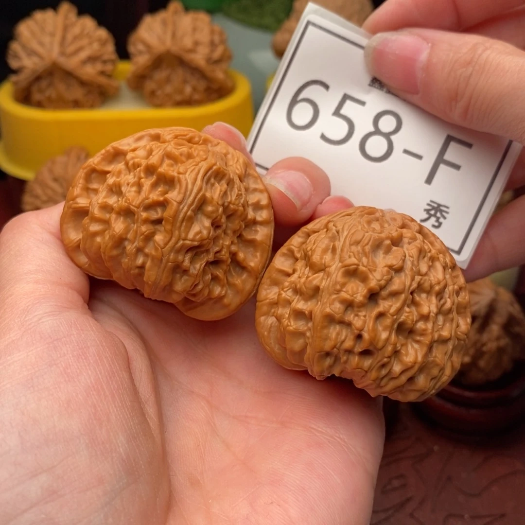 文玩核桃把件白狮43