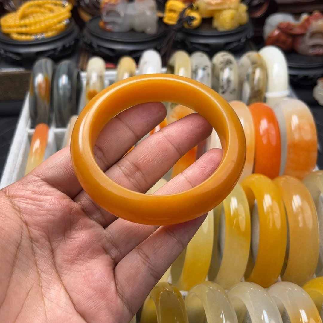 石英质玉（黄龙玉）手镯未镶嵌