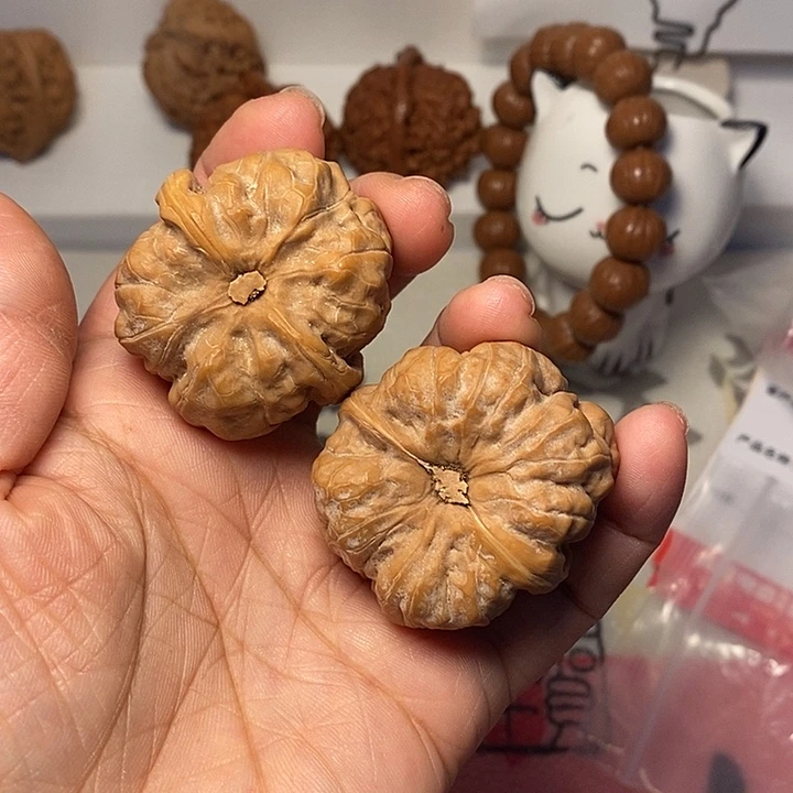 1***2文玩核桃把件蛤蟆头