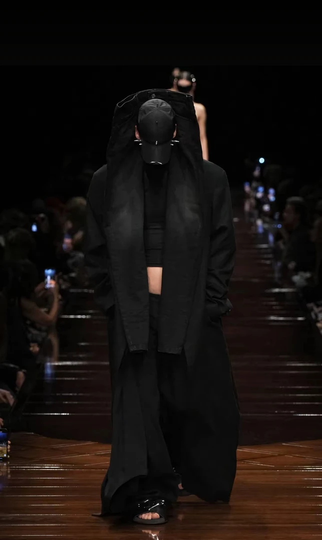 【甜甜专属】18号链接【爱心】2025轻奢潮牌休闲百搭卫衣1029