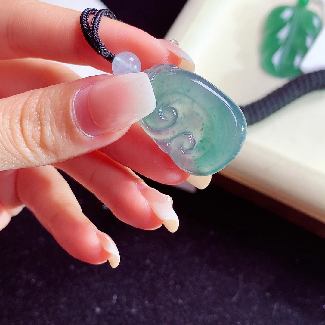 颈饰未镶嵌翡翠天然