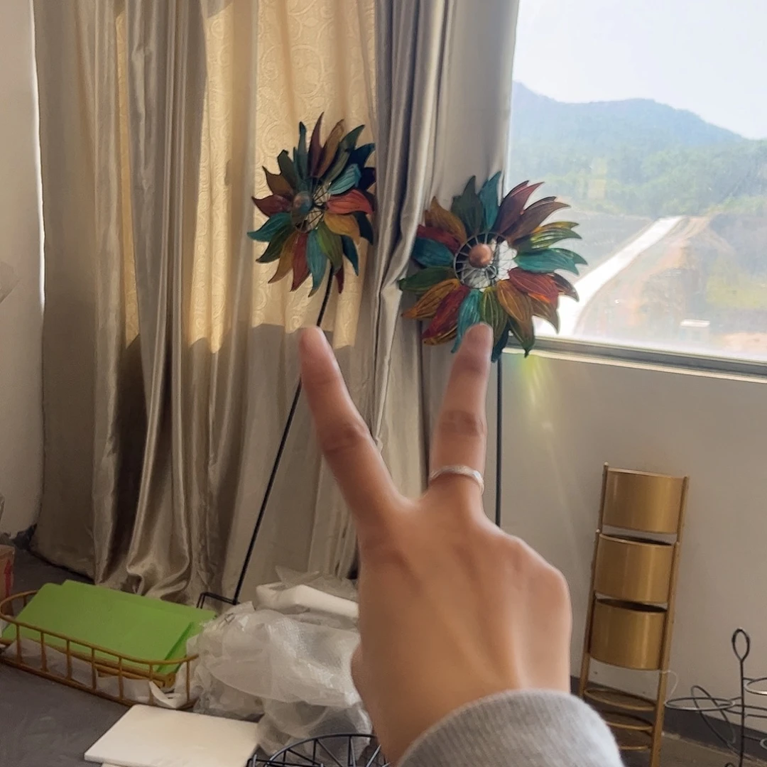 成***腔镜头面前两个风车