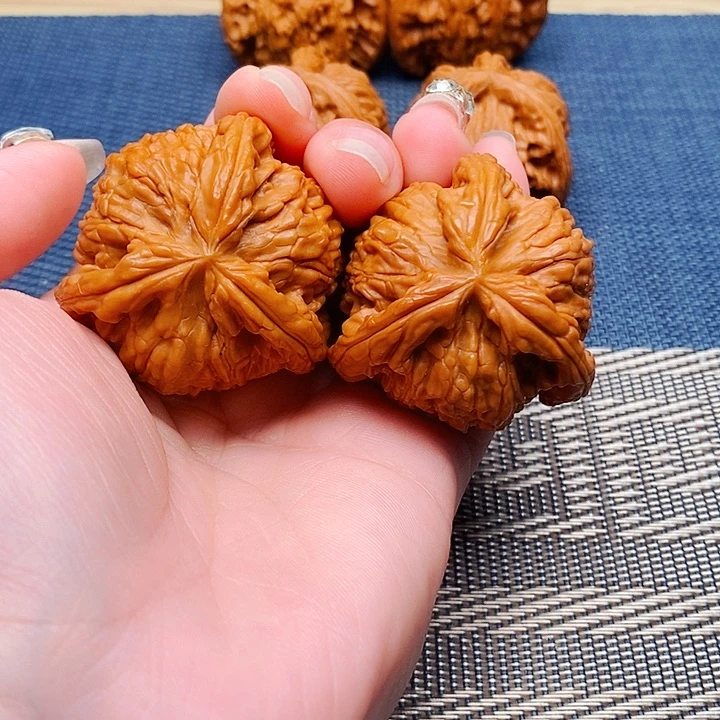 用***0文玩核桃吊坠三棱