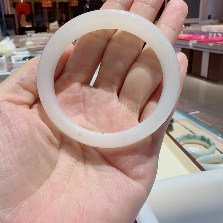 未镶嵌手镯和田玉581