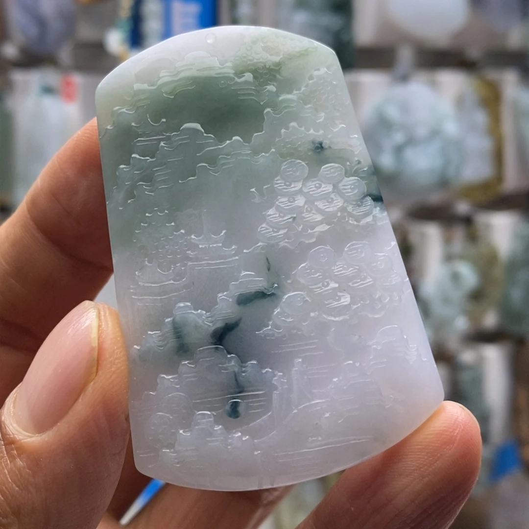 翡翠颈饰未镶嵌山水