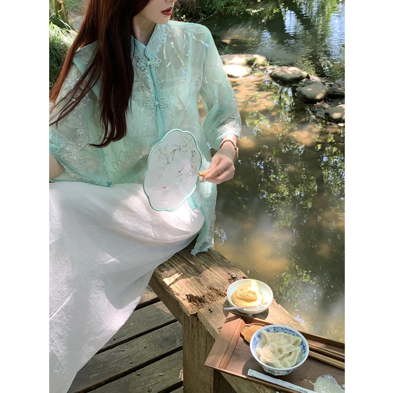 余潇潇 【翡翠图腾】新中式珠片刺绣盘扣衬衫