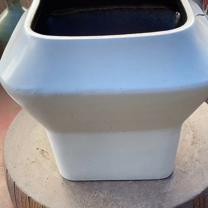 紫砂花盆口15.5高度17瑕疵