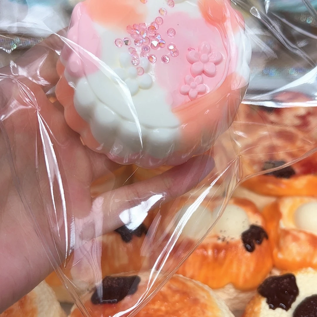 硅胶蜜桃慕斯点花月饼185g