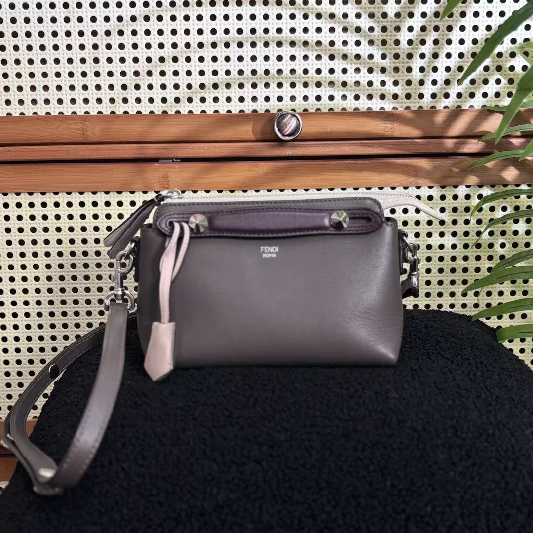 95新 FENDI/芬迪 胖虎安安/芬迪/95新/公价0/箱包/两用包/7280120