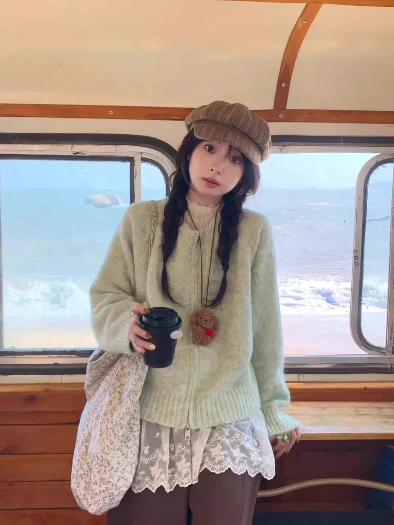绿色毛衣外套女款2024新款秋冬韩系独特超好看慵懒风宽松针织开衫