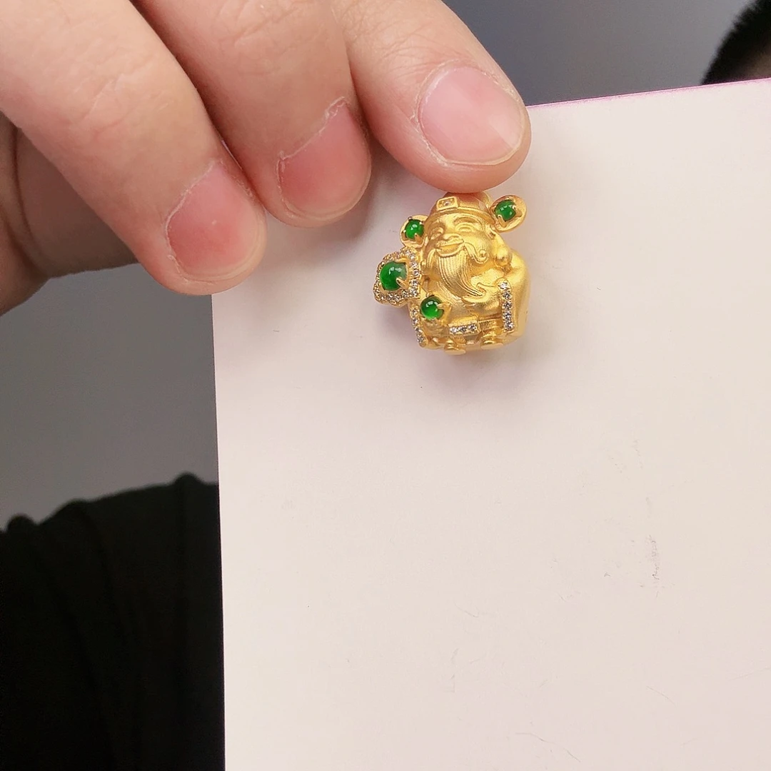 翡翠颈饰未镶嵌一件