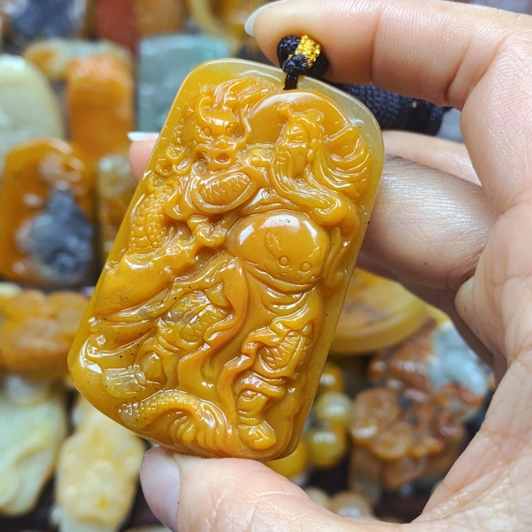 石英质玉（黄龙玉）未镶嵌颈饰