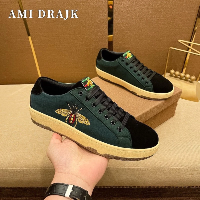 AMI DRAJK欧洲站酷奇男鞋真皮休闲鞋磨砂皮板鞋小蜜蜂刺绣平底鞋