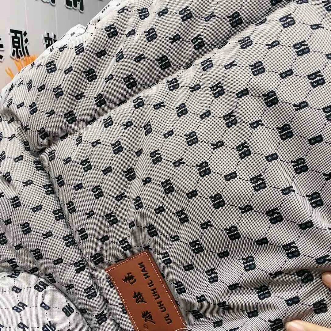 登山服冬款护肩月光灰