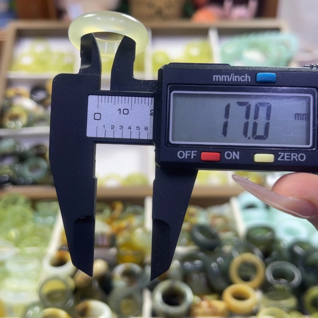 蛇纹石玉未镶嵌手镯63