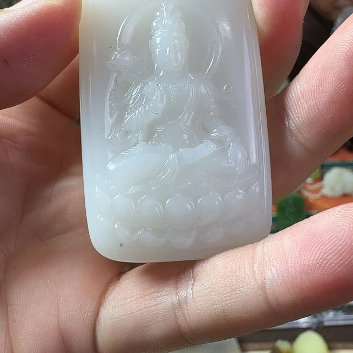颈饰未镶嵌和田玉（糖玉）吊坠