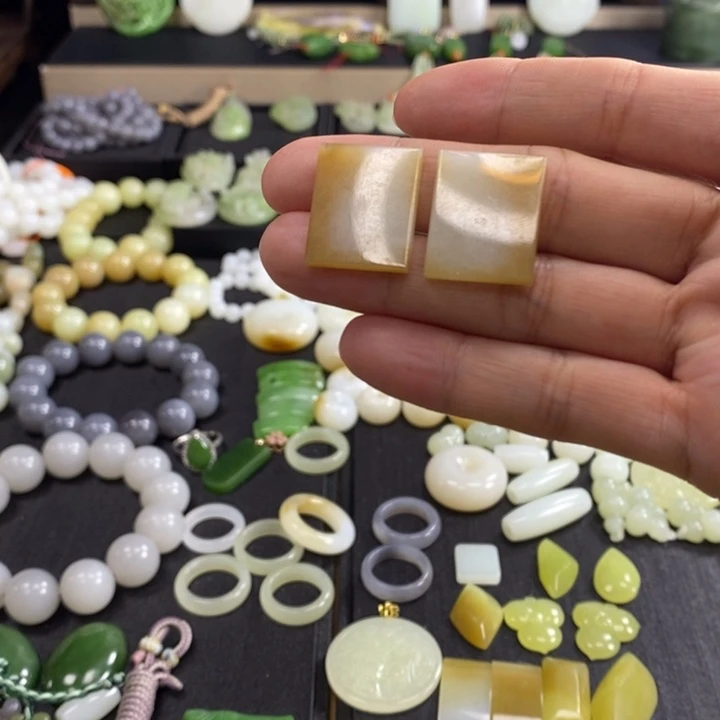 欧***栋和田玉未镶嵌耳饰和田玉糖白小对牌