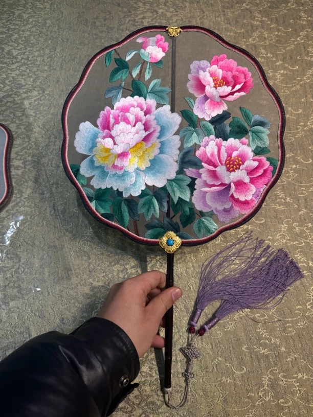 手工刺绣牡丹国色天香双面绣28公分扇子