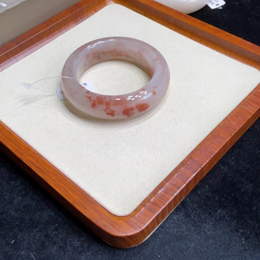 石英质玉手镯未镶嵌费***?