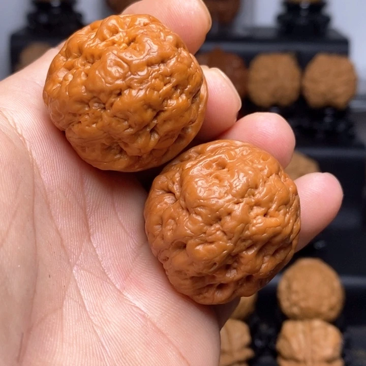 文玩核桃吊坠帝王蟾