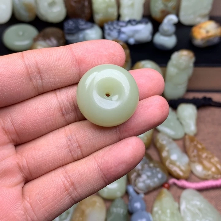 和田玉（糖玉）未镶嵌颈饰