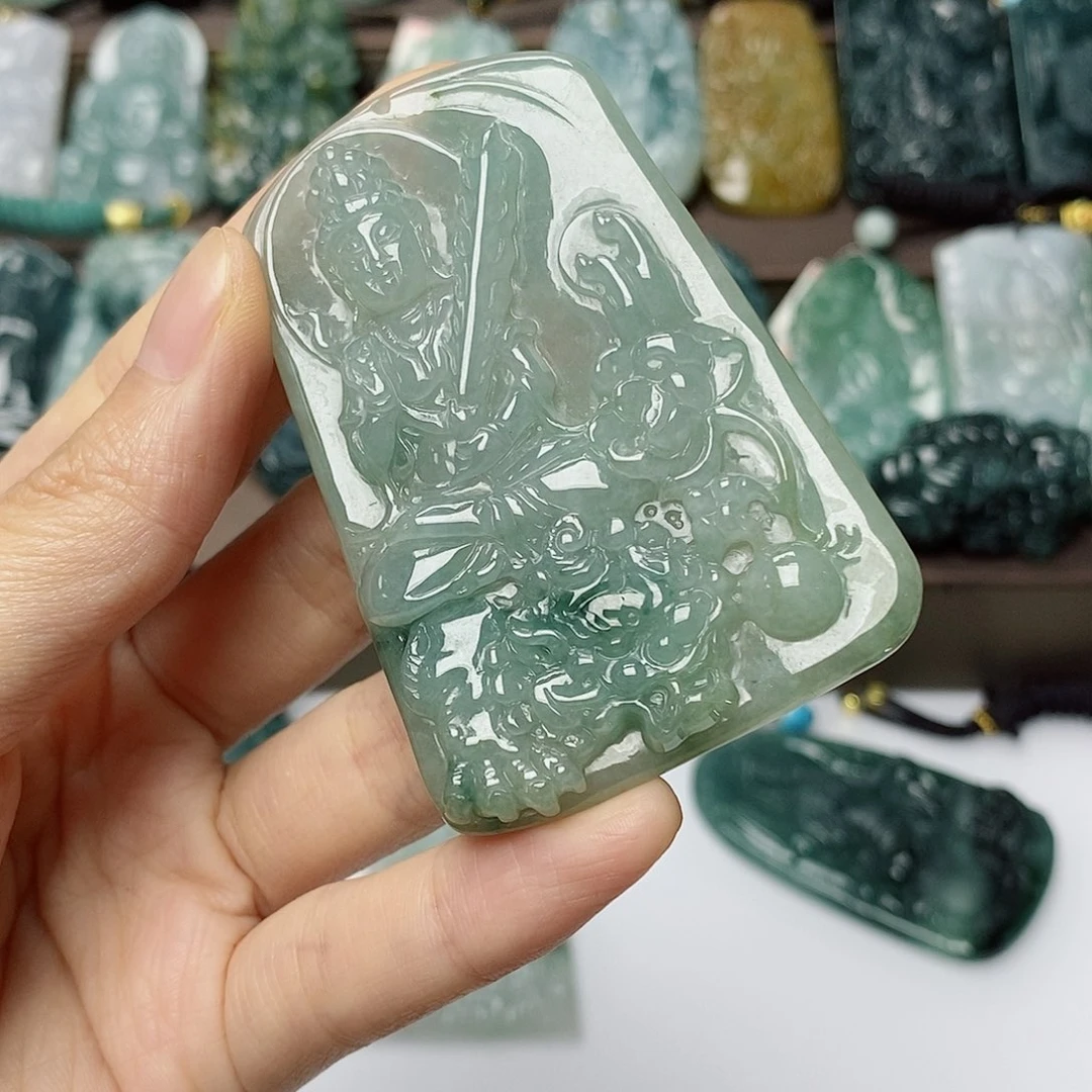 翡翠未镶嵌颈饰