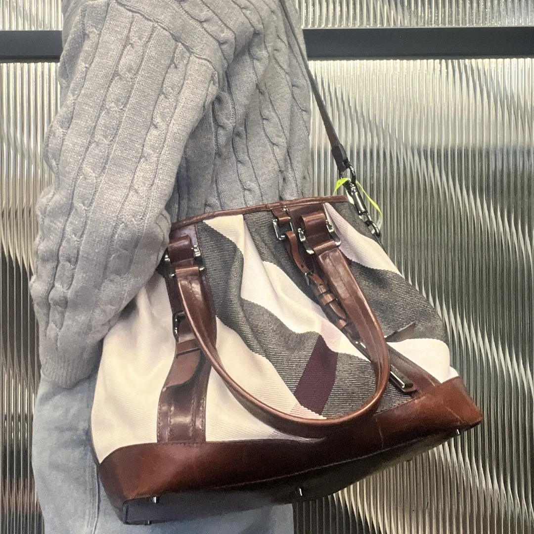 95新 BURBERRY/博柏利 【涛】22AD12 酒红色单肩托特包
