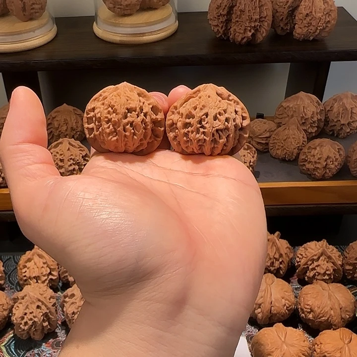 吊坠文玩核桃老树红皮宫灯140