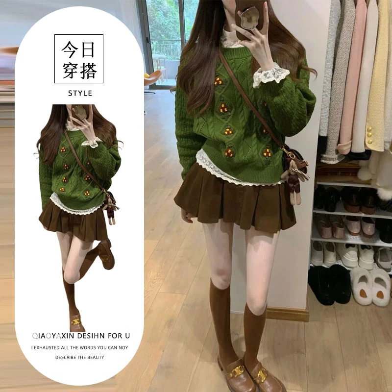 高级感别致绿色麻花毛衣搭配蕾丝内衫高腰短裙温柔风显气质三件套