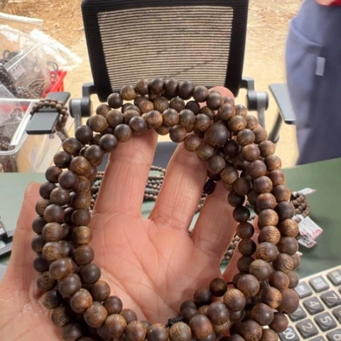 沉香手串蓝宝石沉浮14克卡0.6多样性发1条