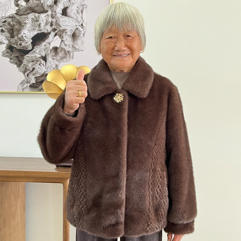 奶奶老年人冬装女时尚洋气外套中老年妈妈装冬季高档翻领气质衣服