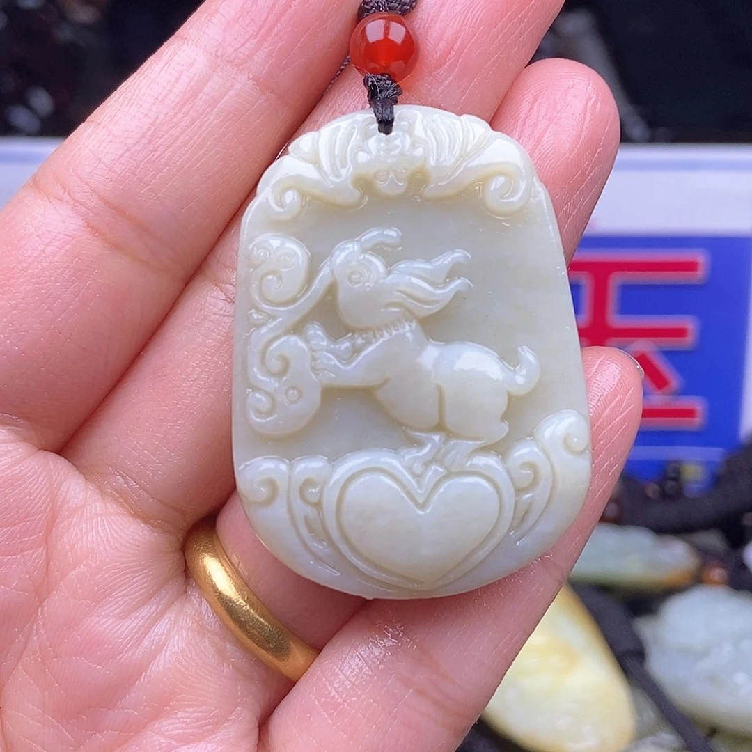 颈饰未镶嵌和田玉