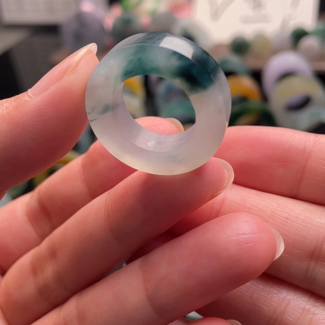 定制翡翠未镶嵌戒指