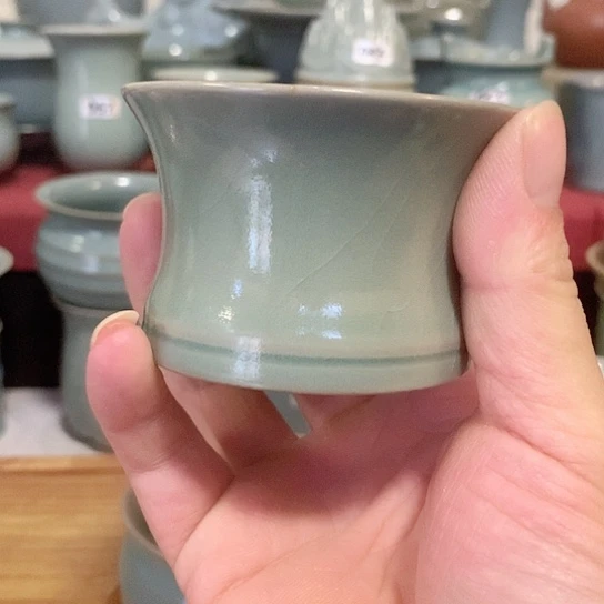 微瑕，原产地汝瓷，马蹄杯