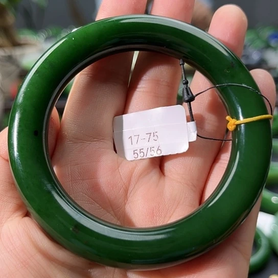 和田玉（碧玉）手镯未镶嵌