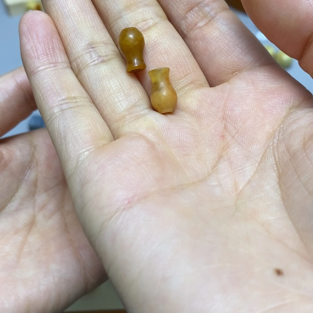 蛇纹石玉配饰合金昆****羊