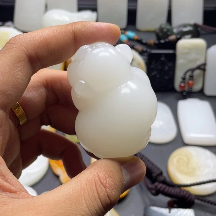 未镶嵌和田玉挂件