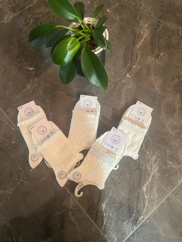 女中筒时尚休闲运动百搭棉袜