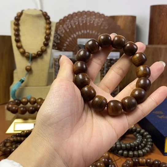 老山檀香黑肉沉水桶珠1.5手串