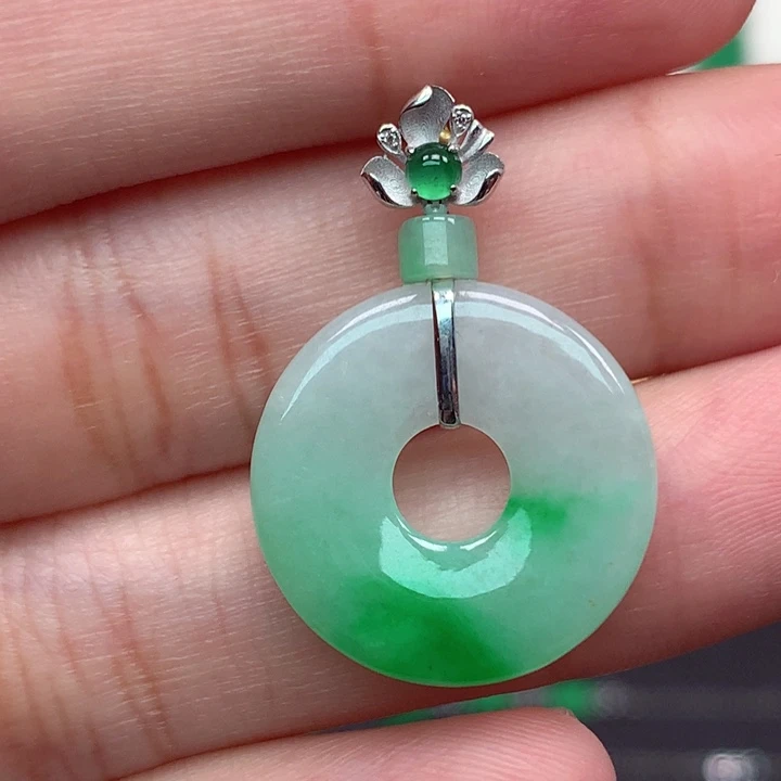 颈饰18K金镶嵌翡翠翡翠