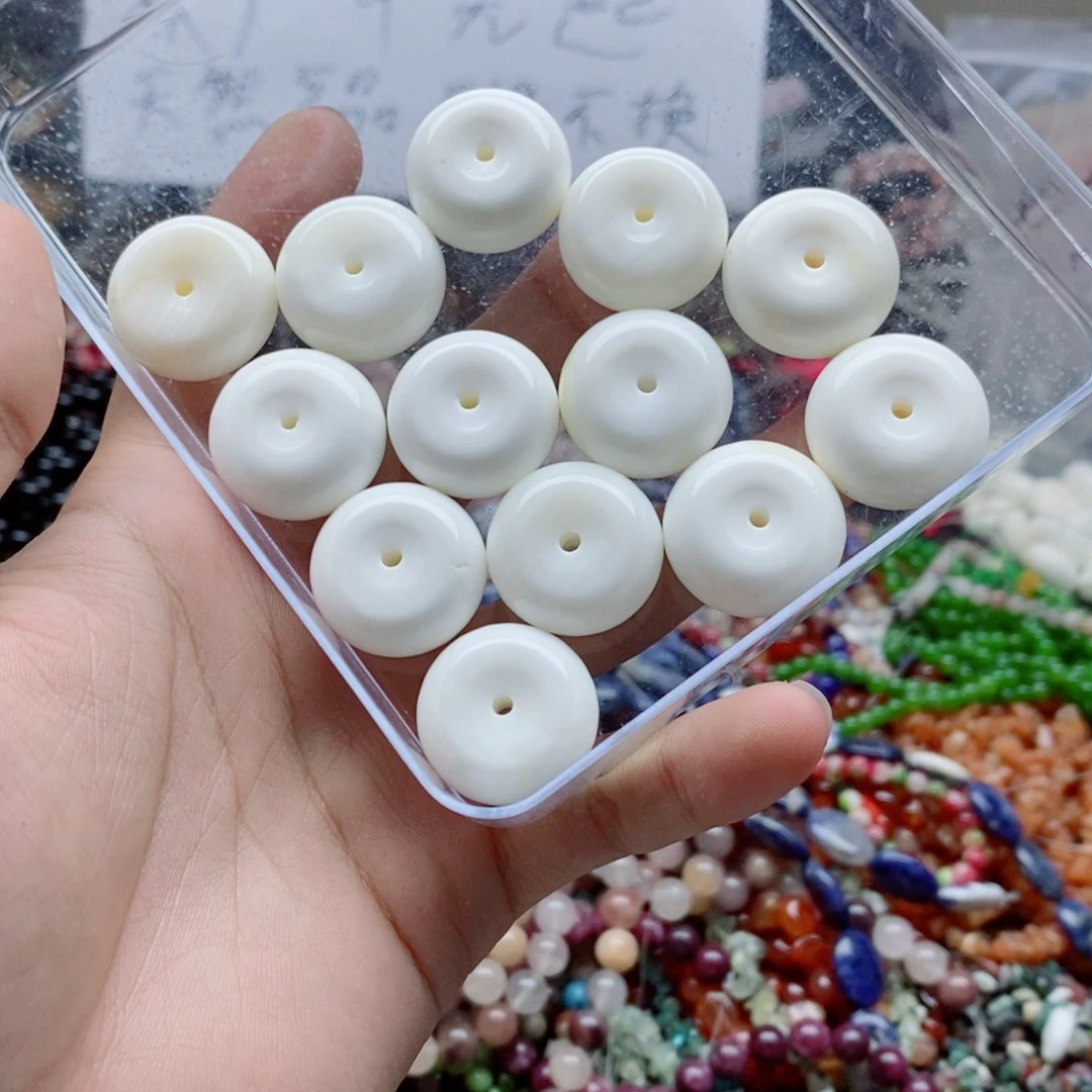 玛瑙/玉髓未镶嵌珠宝半成品一个天然23X11mm车贝壳面包圈