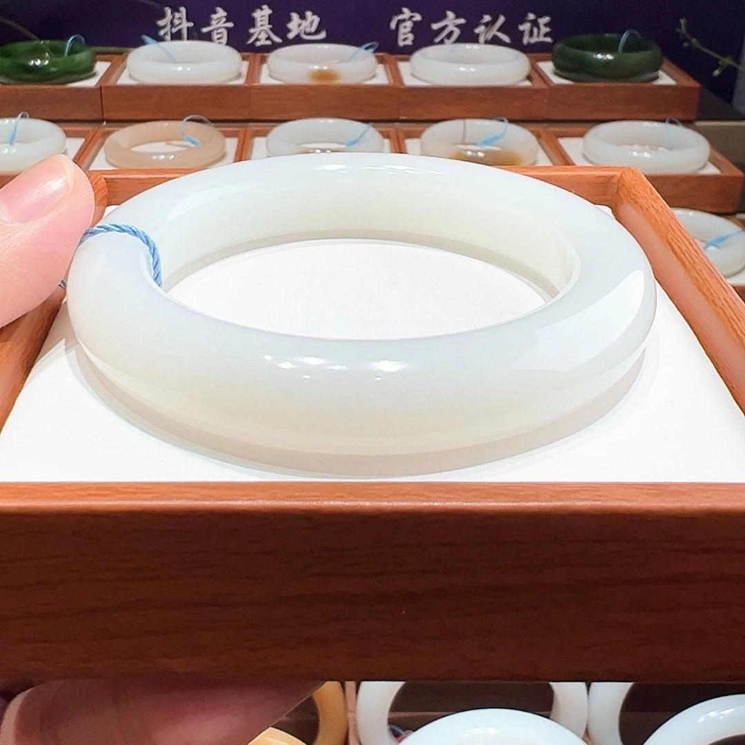 和田玉手镯56.57未镶嵌