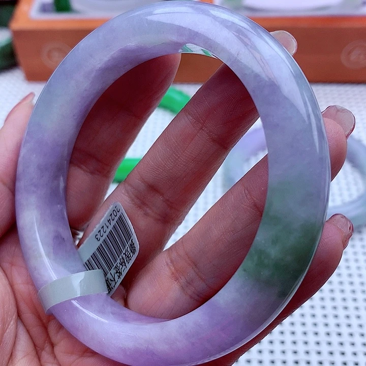 翡翠手镯未镶嵌翡翠