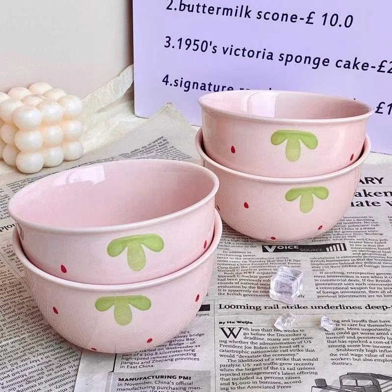 奶油风陶瓷少女心草饭碗新款餐具好看草莓高颜值碗家用4.5英寸
