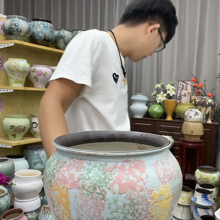 花盆里面的那个女的就是这个