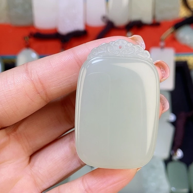【闪购商品】颈饰未镶嵌和田玉