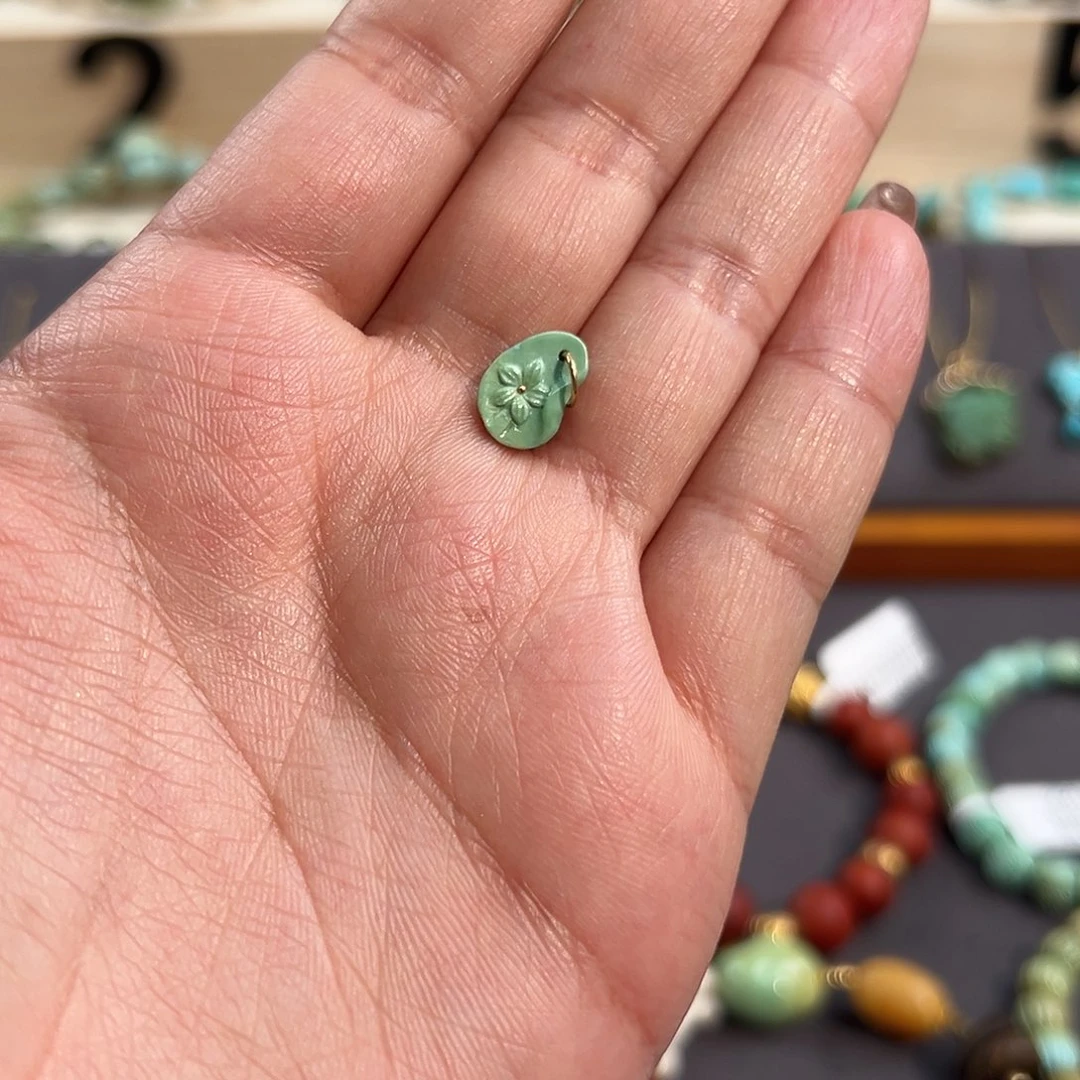 绿松石18K金镶嵌叶子滴溜