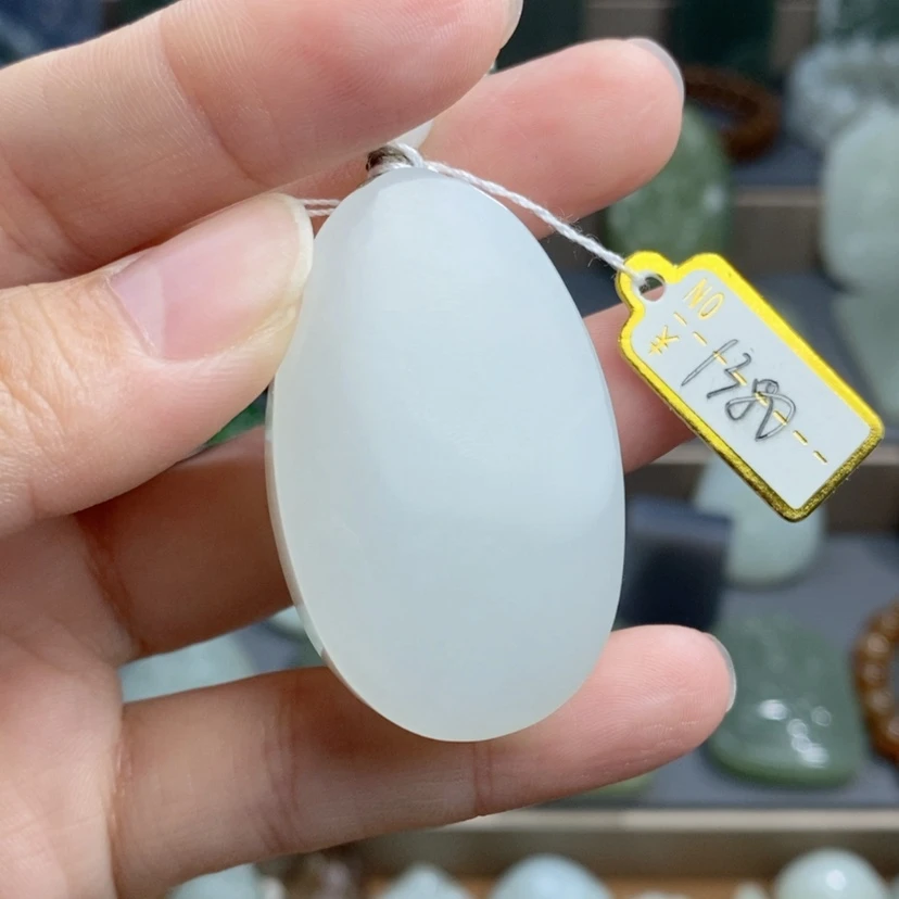 【闪购商品】颈饰未镶嵌和田玉