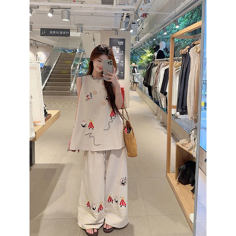 气质大方得体ootd穿搭一整套苎麻童趣手绘刺绣上衣+刺绣裤套装女