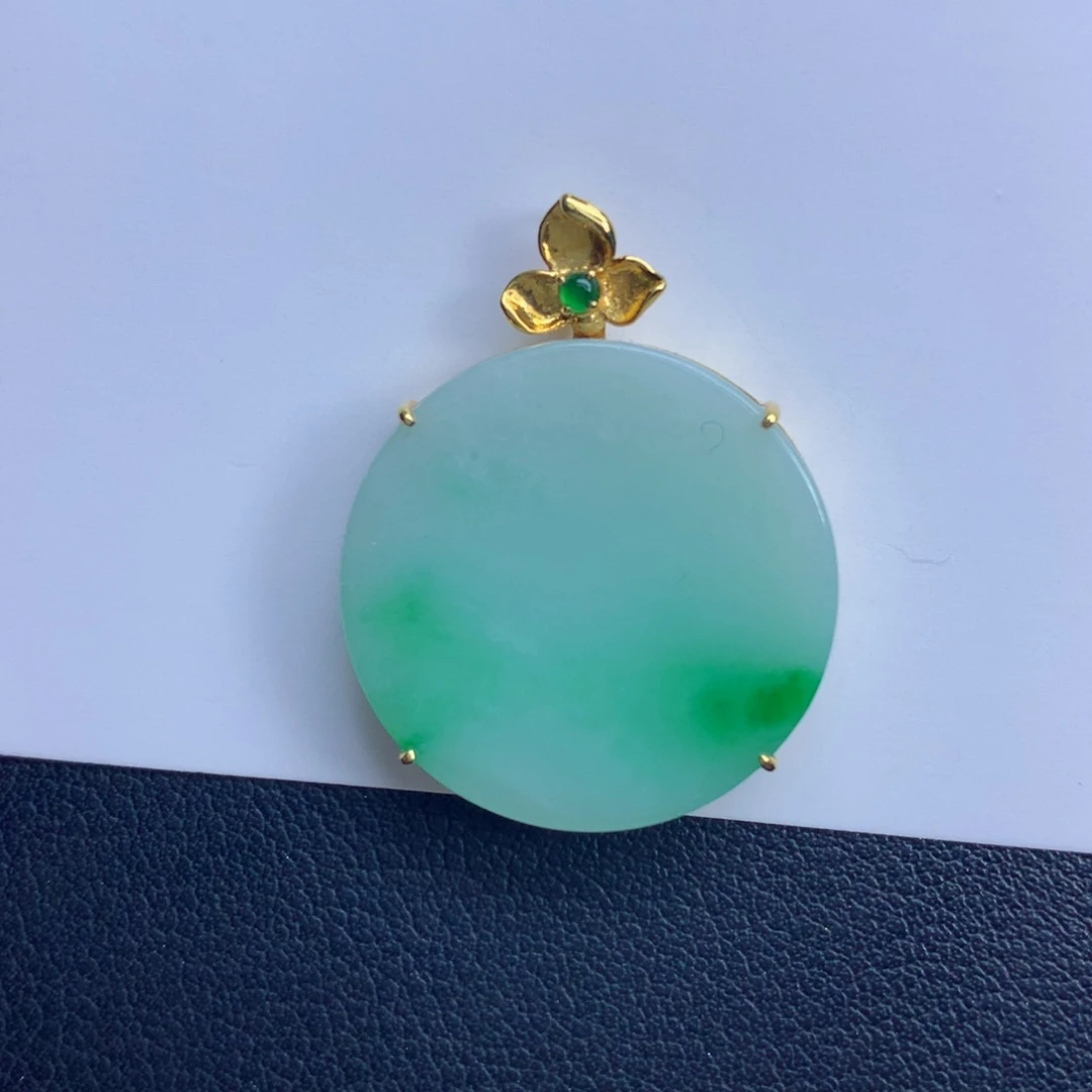 翡翠颈饰未镶嵌无事牌